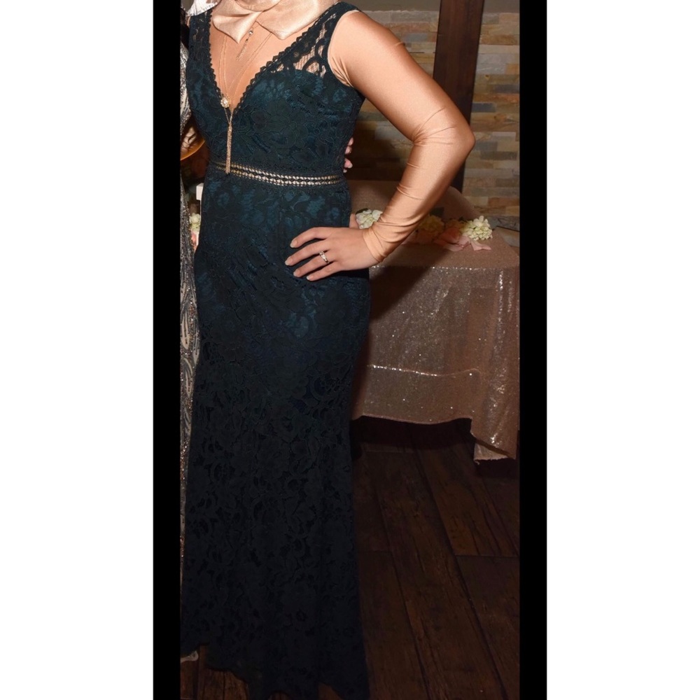 Green petite dress. (S)